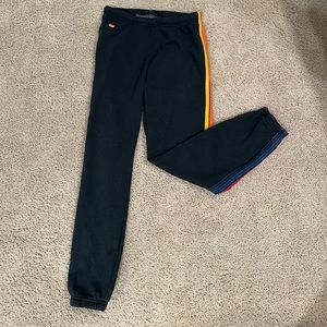 AVIATOR NATION 5 STRIPE SWEATPANTS - CHARCOAL
SIZE MEDIUM